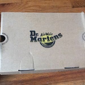 Dr. Martens Patent Lamper (Never Worn)